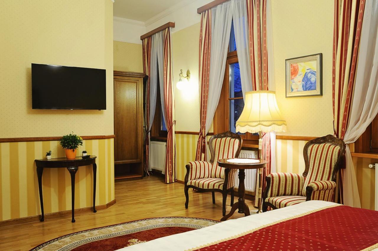 Szekszard Szallo Exterior photo